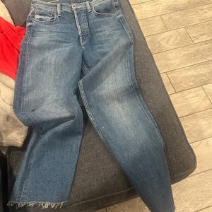 Mother  tomcat ankle fray